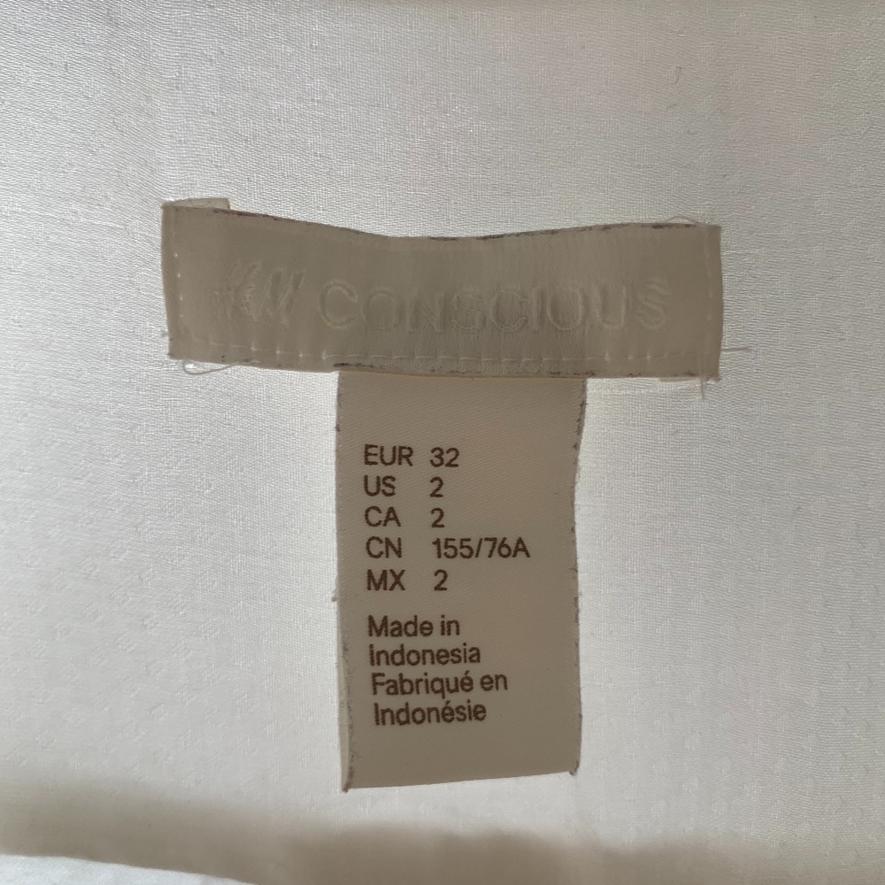 H&M silk button up - Picture 2 of 4